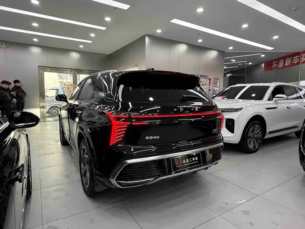Hongqi HS3 PHEV — фото 8