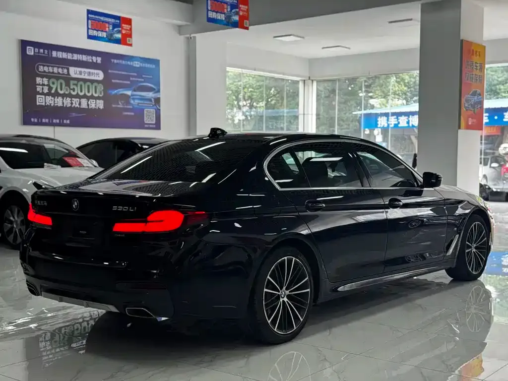 BMW 5 Series — фото 4