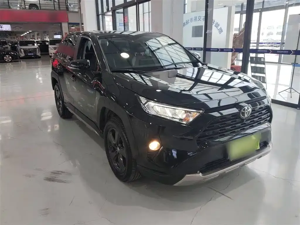 Toyota RAV4 — фото 4