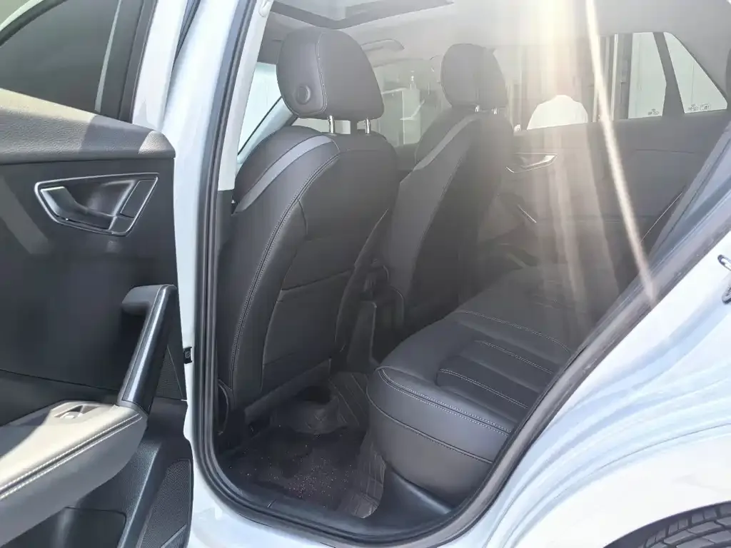 Audi Q2L 2023 из CN, фото 6