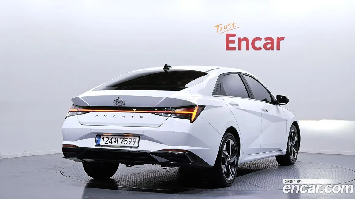 Hyundai AVANTE — фото 2