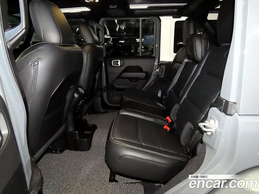 Jeep Wrangler 2021 из KR, фото 7