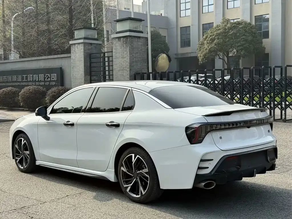 Lynk & Co 03 2024 из CN, фото 6
