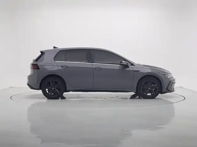 Volkswagen Golf 2022 из CN, фото 8
