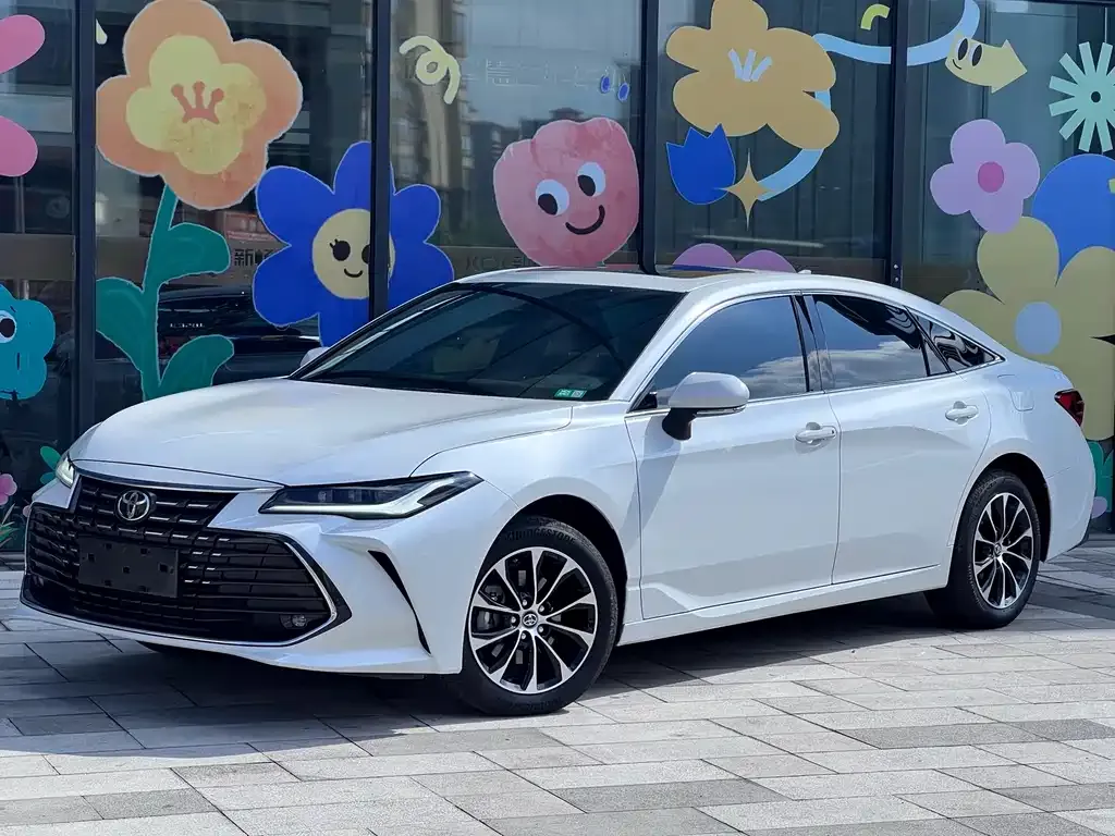 Toyota Avalon — фото 1