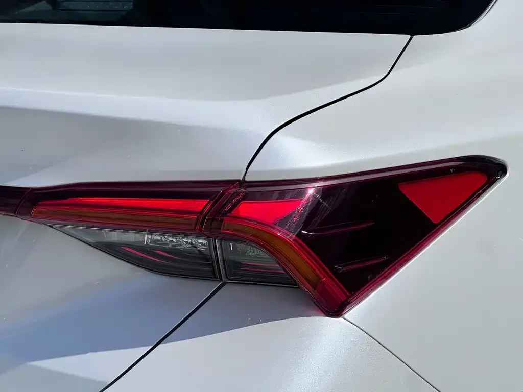 Toyota Avalon — фото 10