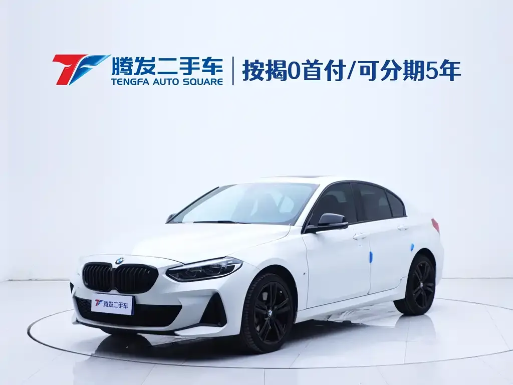 BMW 1 Series 2023 из CN, фото 1