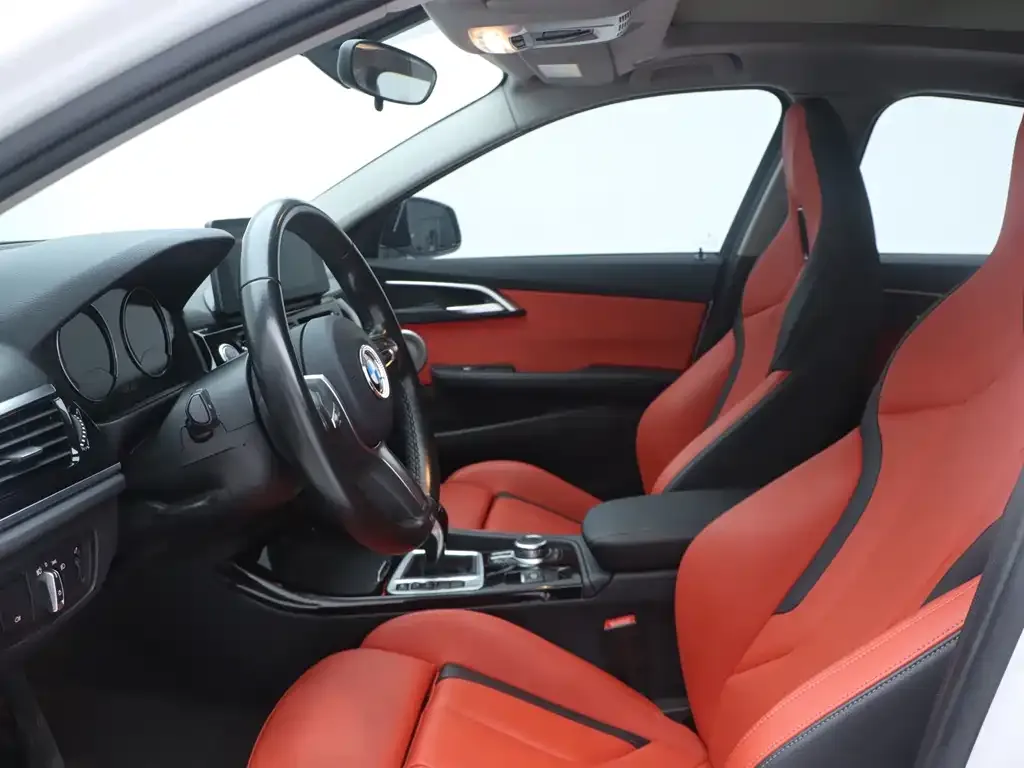 BMW 1 Series 2023 из CN, фото 7