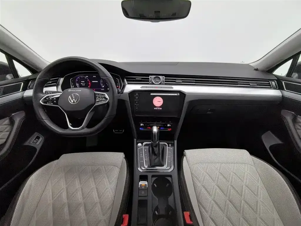 Volkswagen Magotan 2023 из CN, фото 5