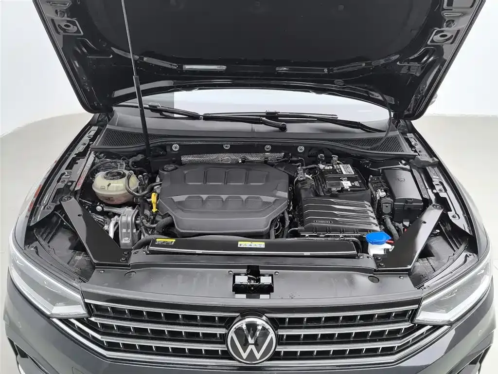 Volkswagen Magotan 2023 из CN, фото 6