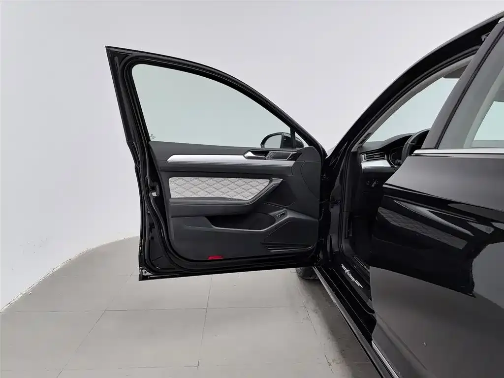 Volkswagen Magotan 2023 из CN, фото 8