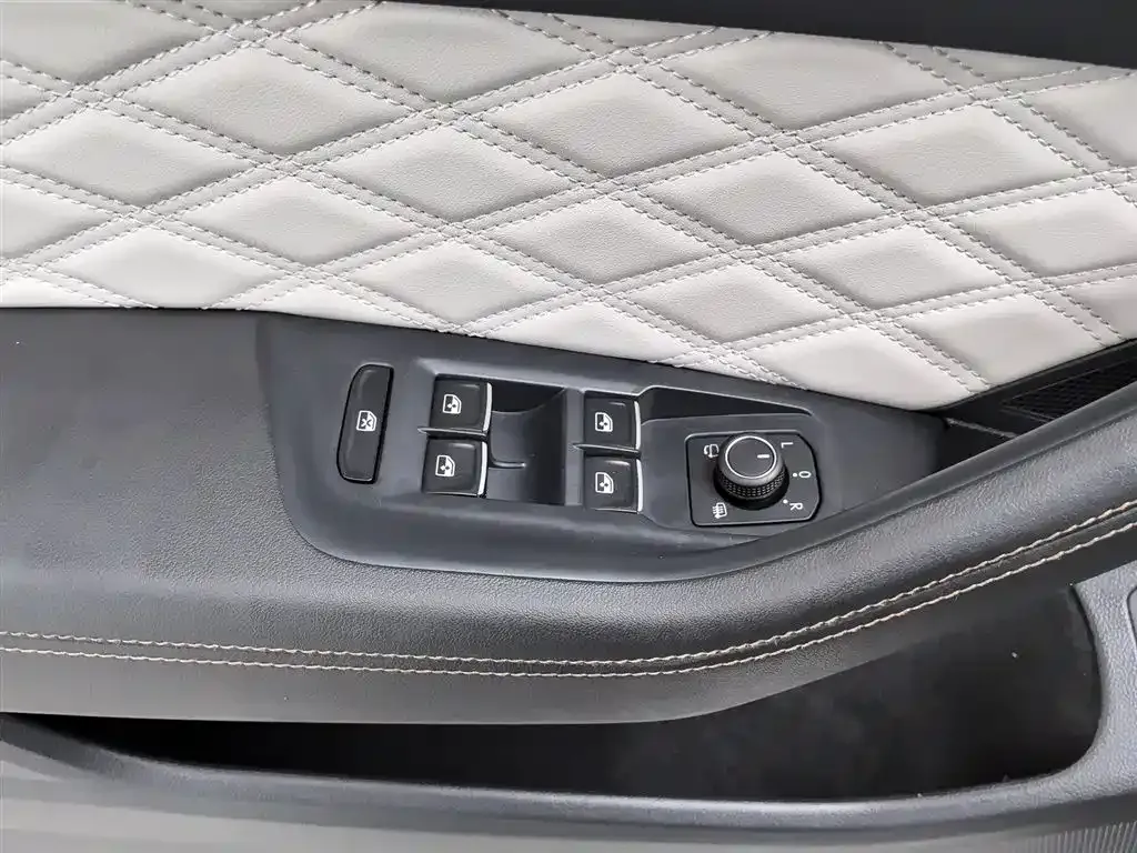 Volkswagen Magotan 2023 из CN, фото 9