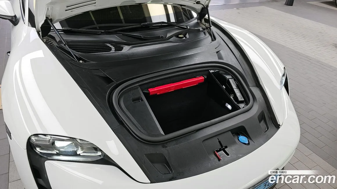 Porsche Taycan 2021 из KR, фото 6