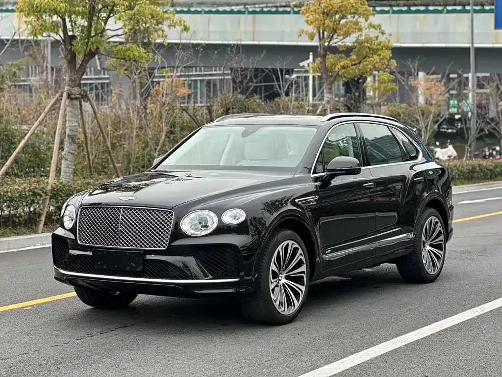 Bentley Bentayga — фото 1