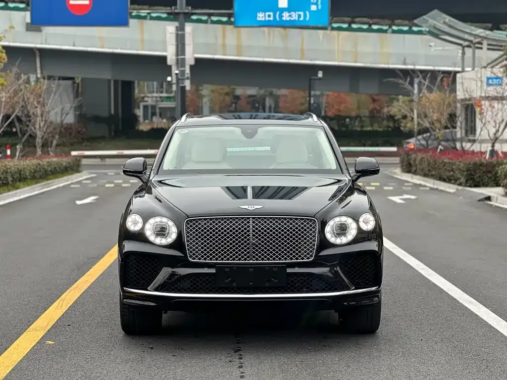 Bentley Bentayga — фото 2