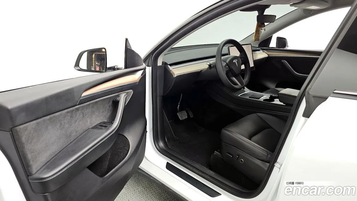 Tesla Model Y 2023 из KR, фото 10