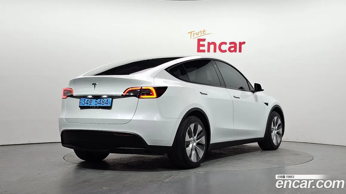 Tesla Model Y 2023 из KR, фото 2