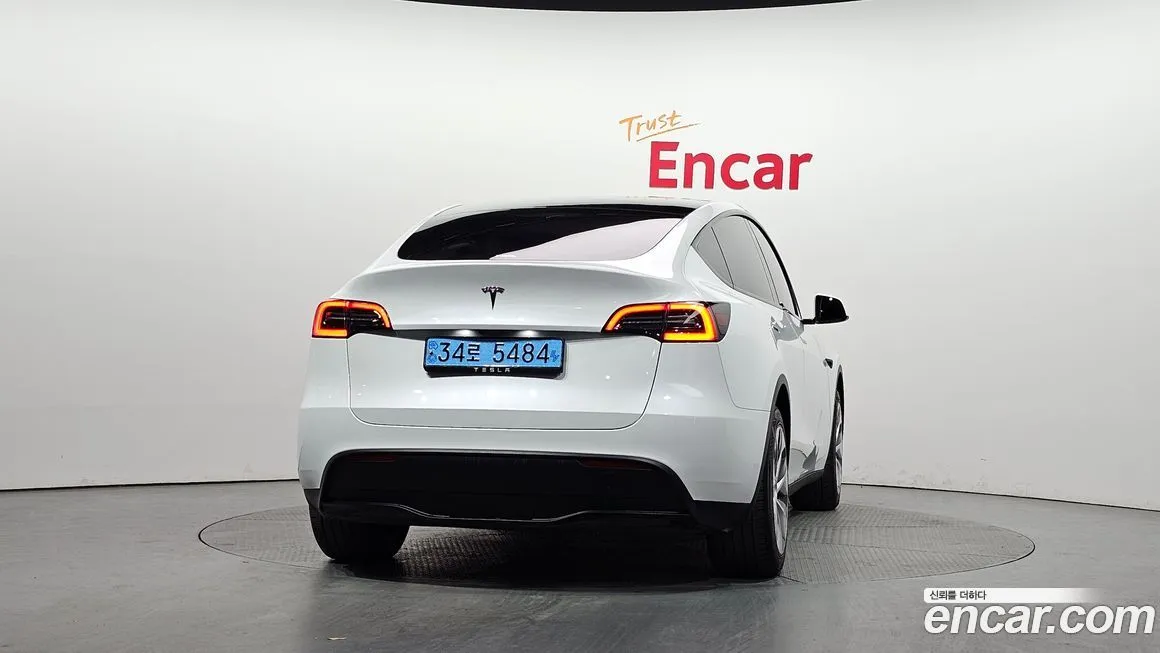 Tesla Model Y 2023 из KR, фото 4