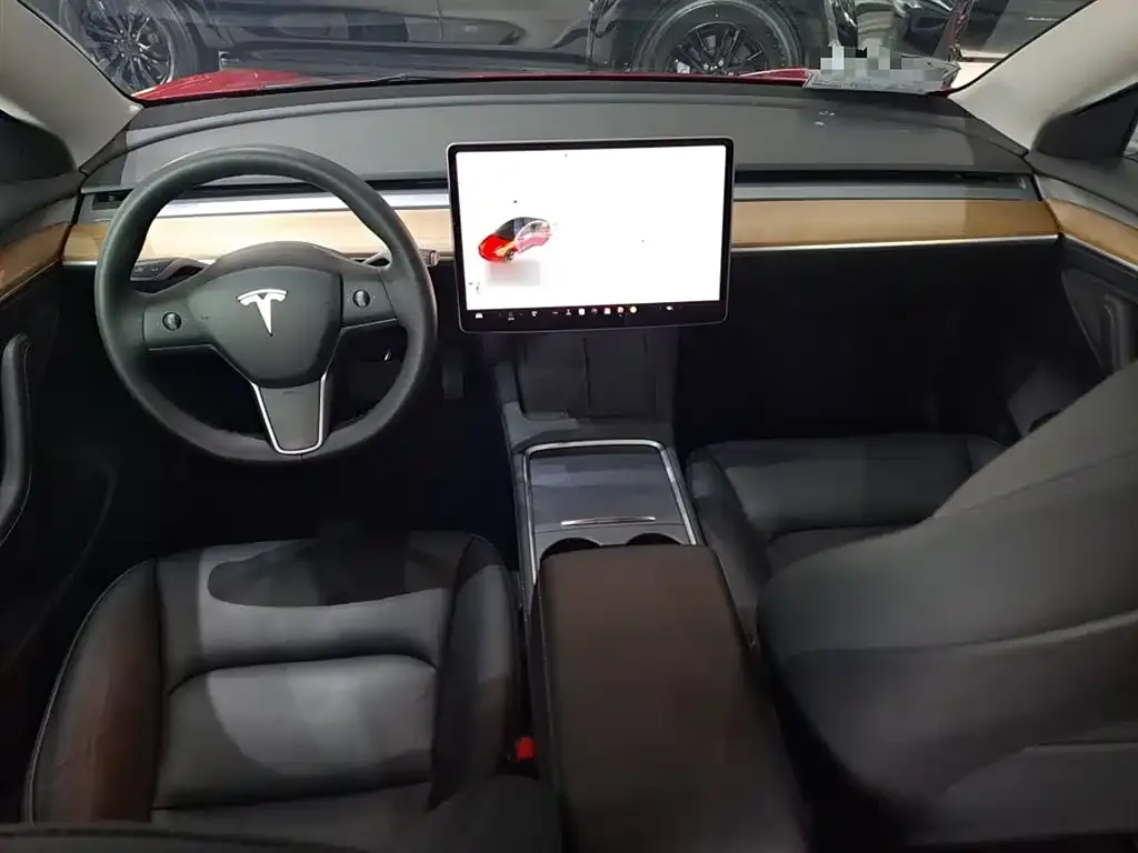 Tesla Model 3 — фото 10