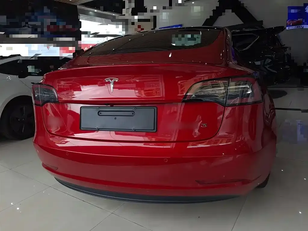 Tesla Model 3 — фото 6