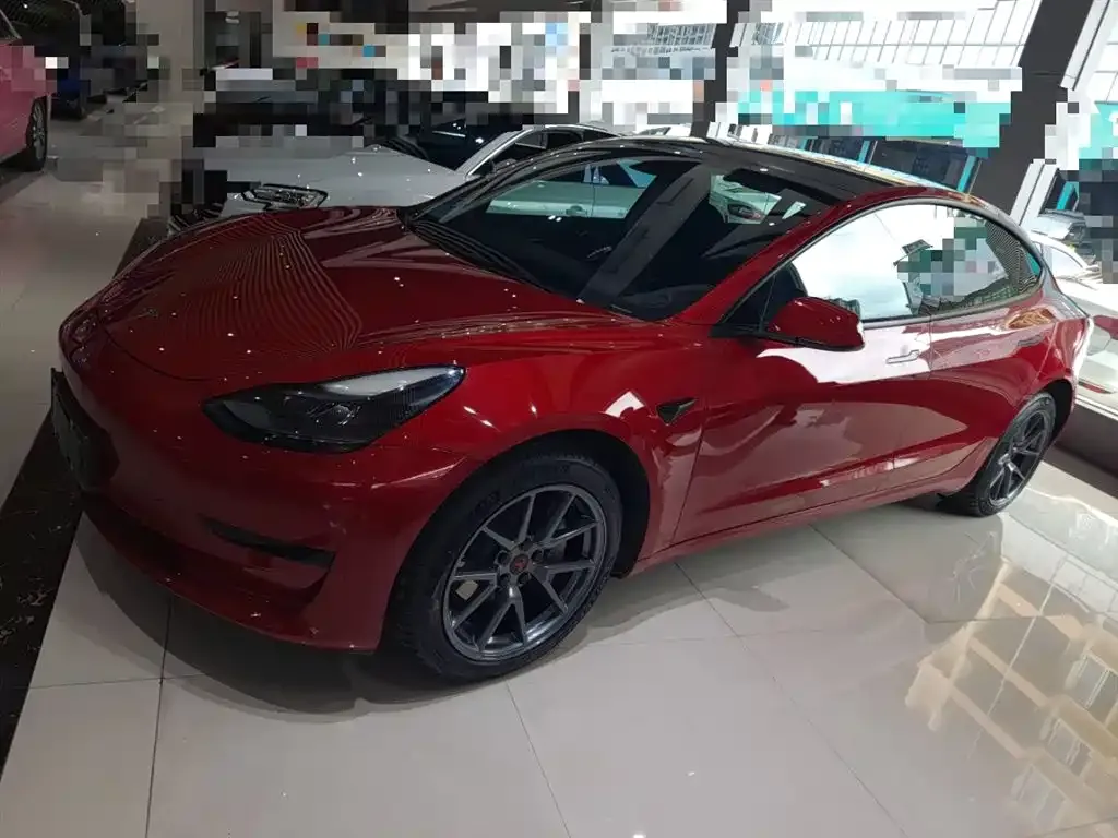 Tesla Model 3 — фото 7