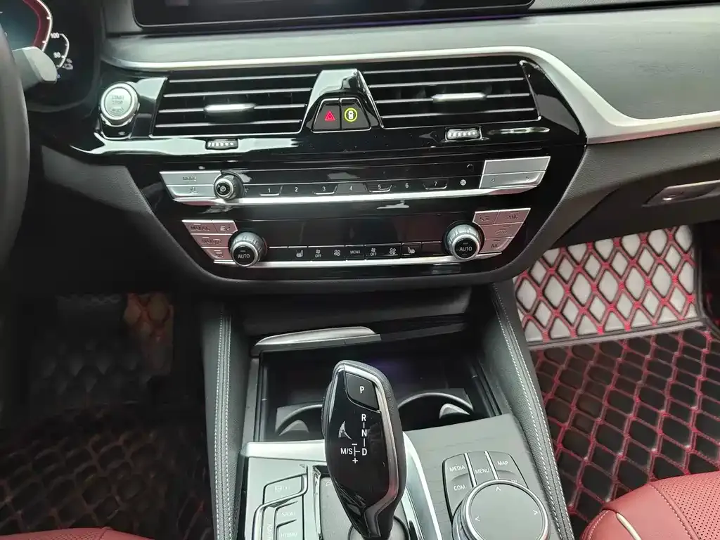 BMW 5 Series New Energy — фото 9