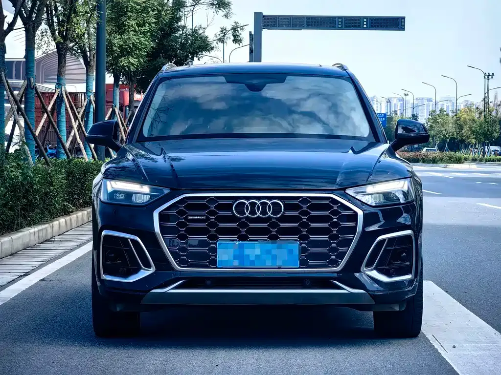 Audi Q5L 2022 из CN, фото 2