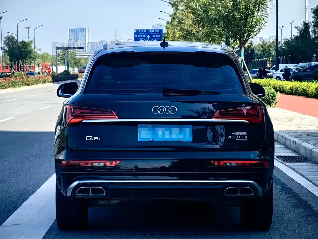 Audi Q5L 2022 из CN, фото 5