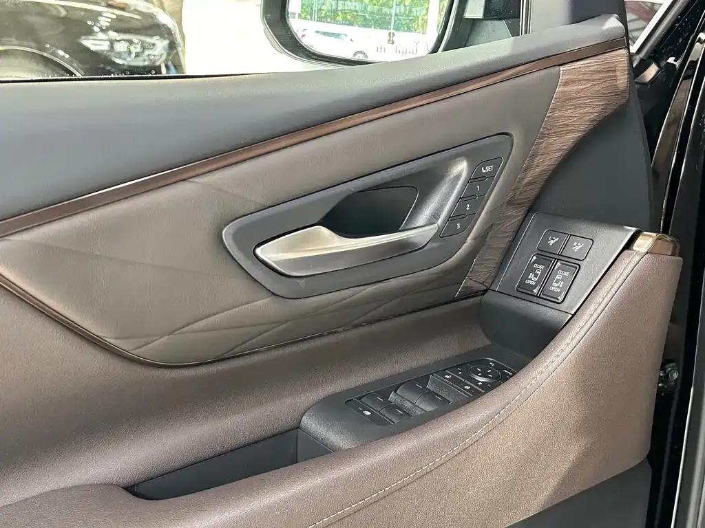 Toyota Alphard 2025 из CN, фото 7