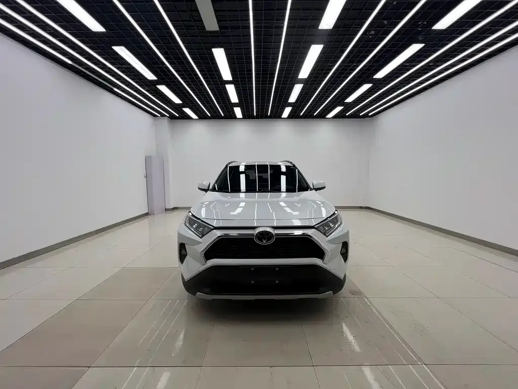 Toyota RAV4 — фото 2
