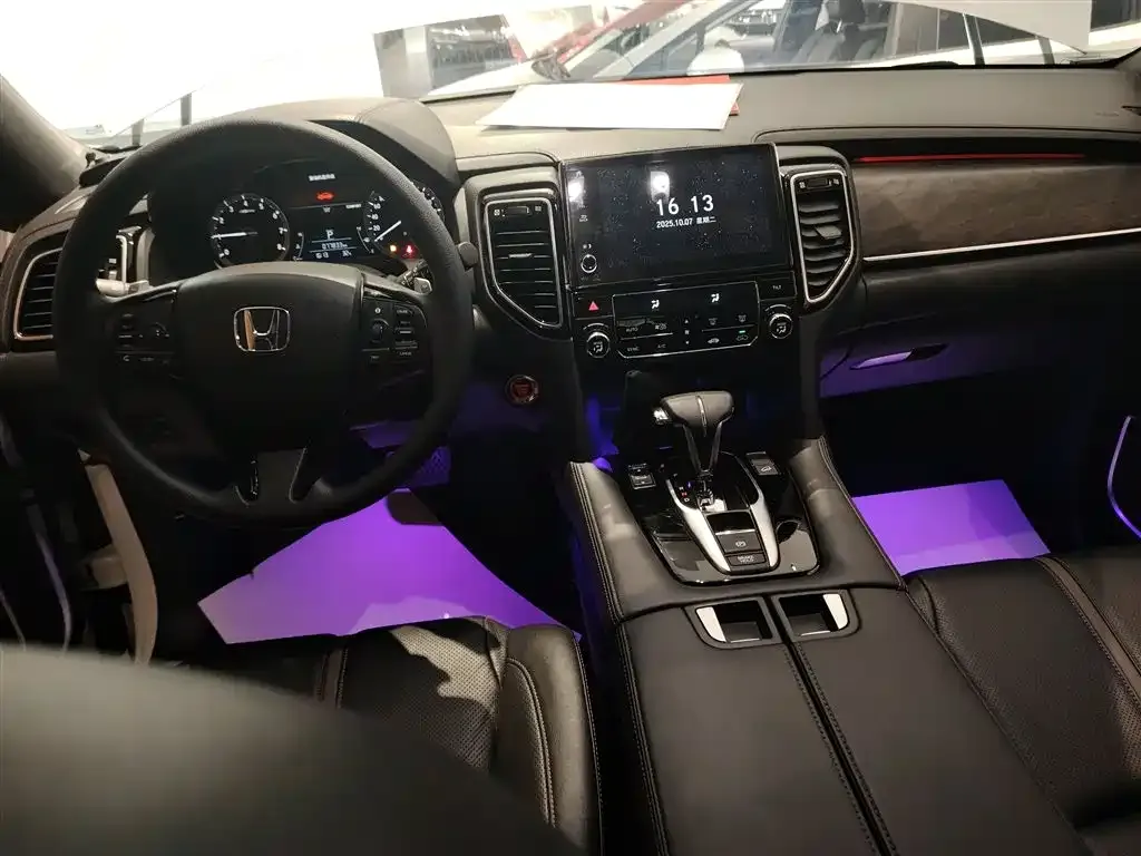 Honda UR-V — фото 10