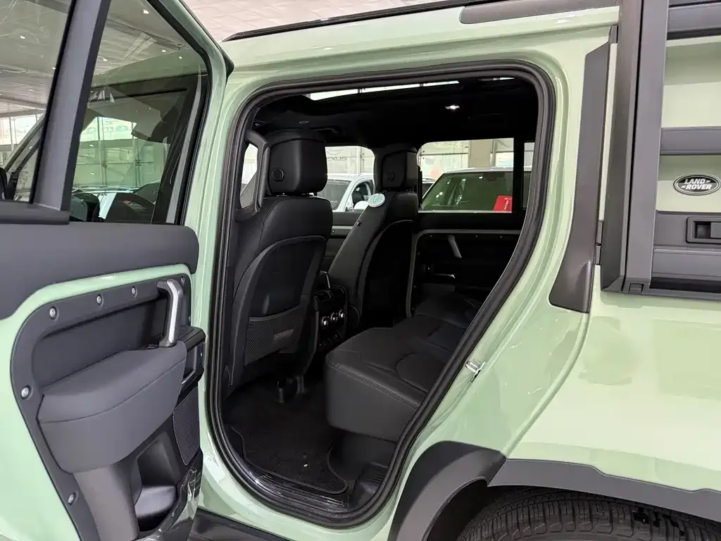 Land Rover Defender — фото 9