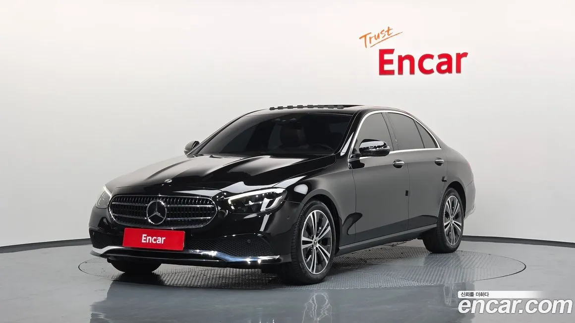 Mercedes-Benz E-Class — фото 1