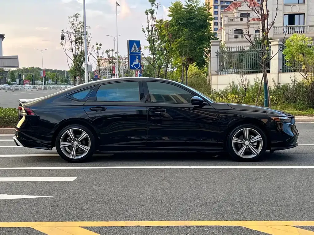 Honda Accord 2023 из CN, фото 8