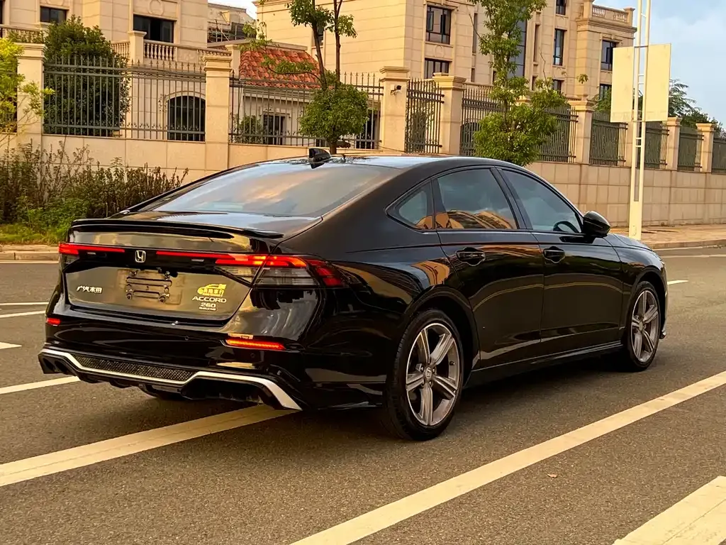Honda Accord 2023 из CN, фото 9