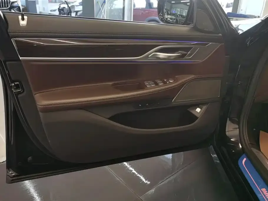 BMW 7 Series 2021 из CN, фото 7