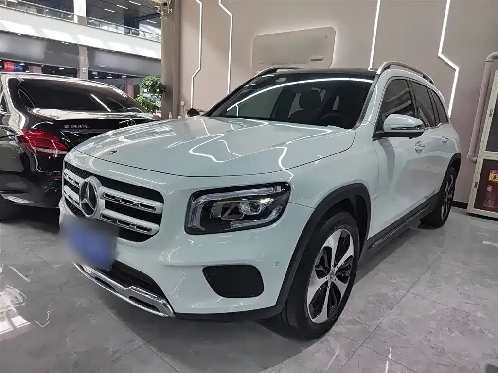 Mercedes-Benz GLB — фото 2
