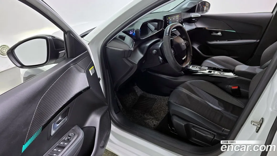 Peugeot 208 2022 из KR, фото 10