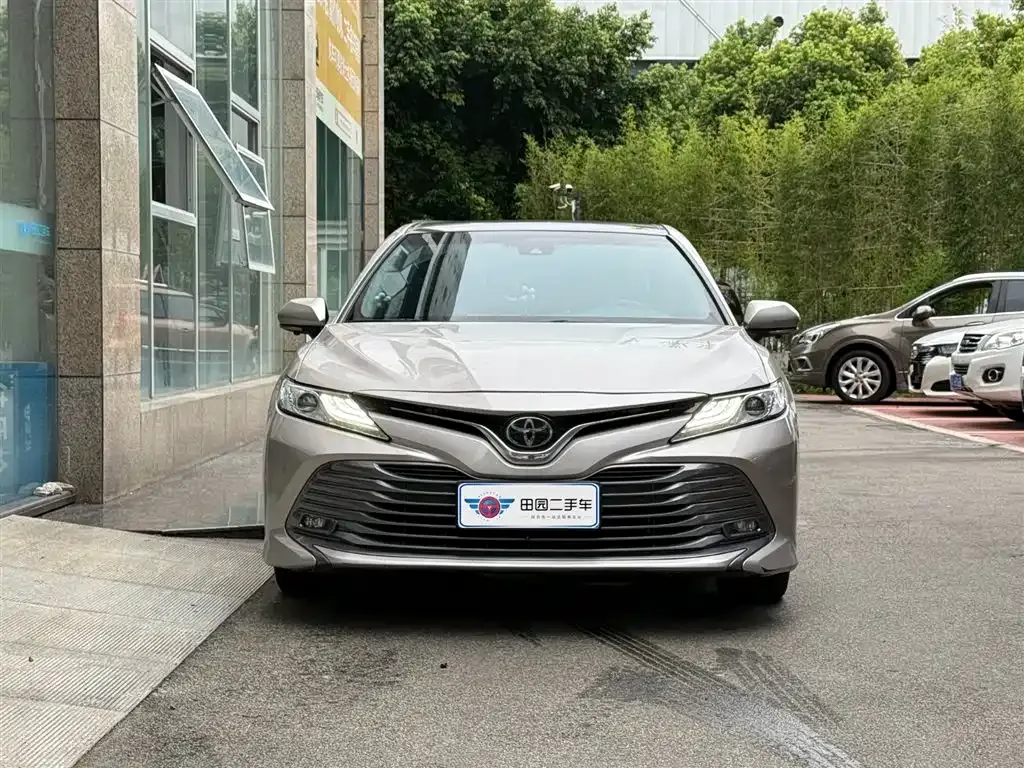 Toyota Camry 2021 из CN, фото 2