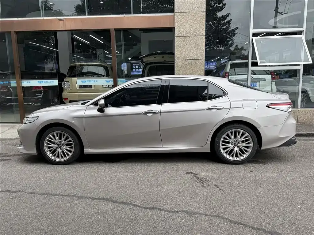 Toyota Camry 2021 из CN, фото 3