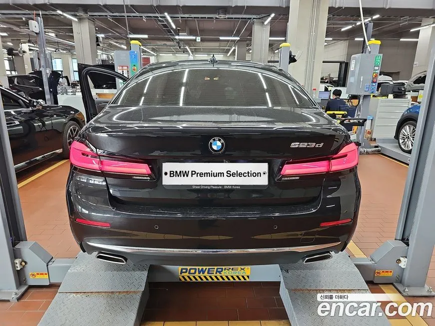 BMW 5-Series 2021 из KR, фото 3