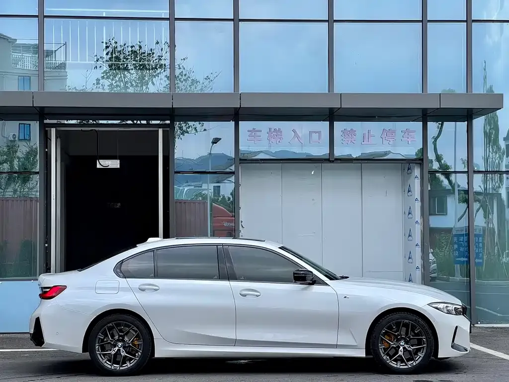 BMW 3 Series 2025 из CN, фото 4