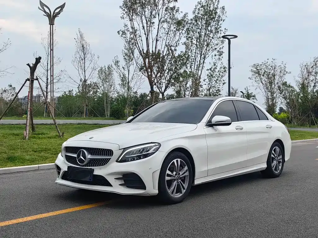 Mercedes-Benz C-Class — фото 1