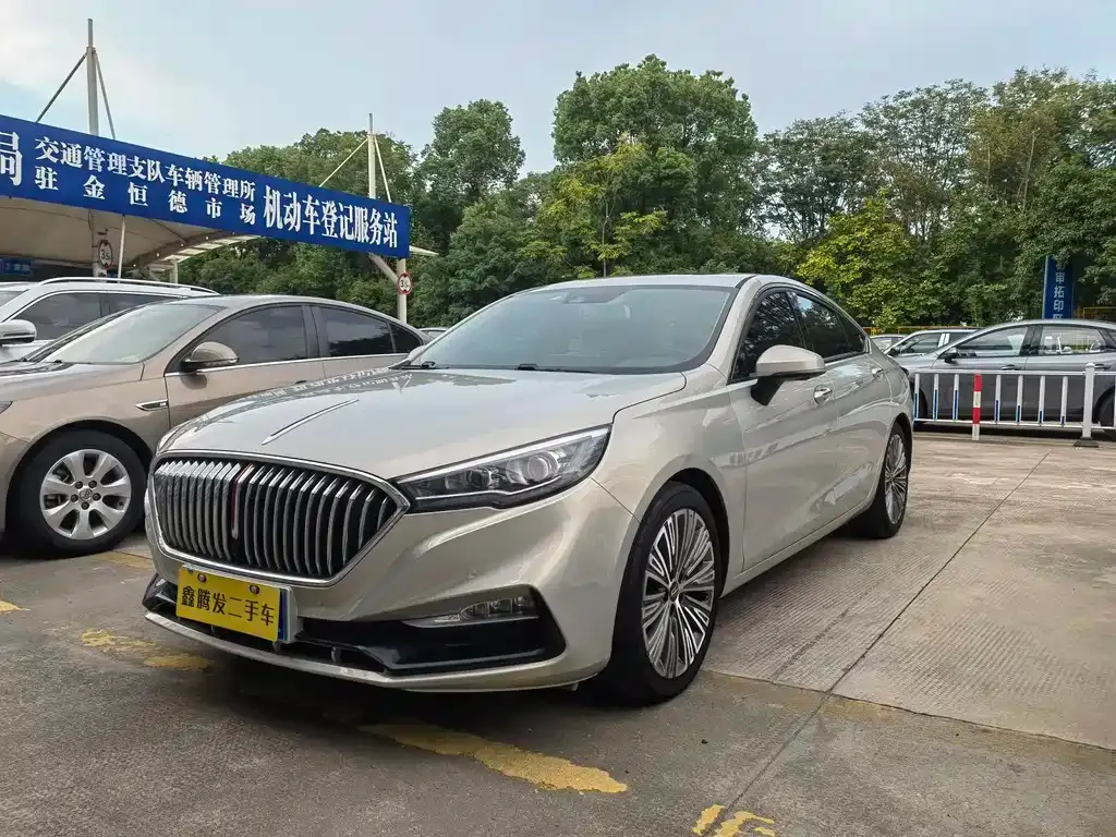 Hongqi H5 — фото 1