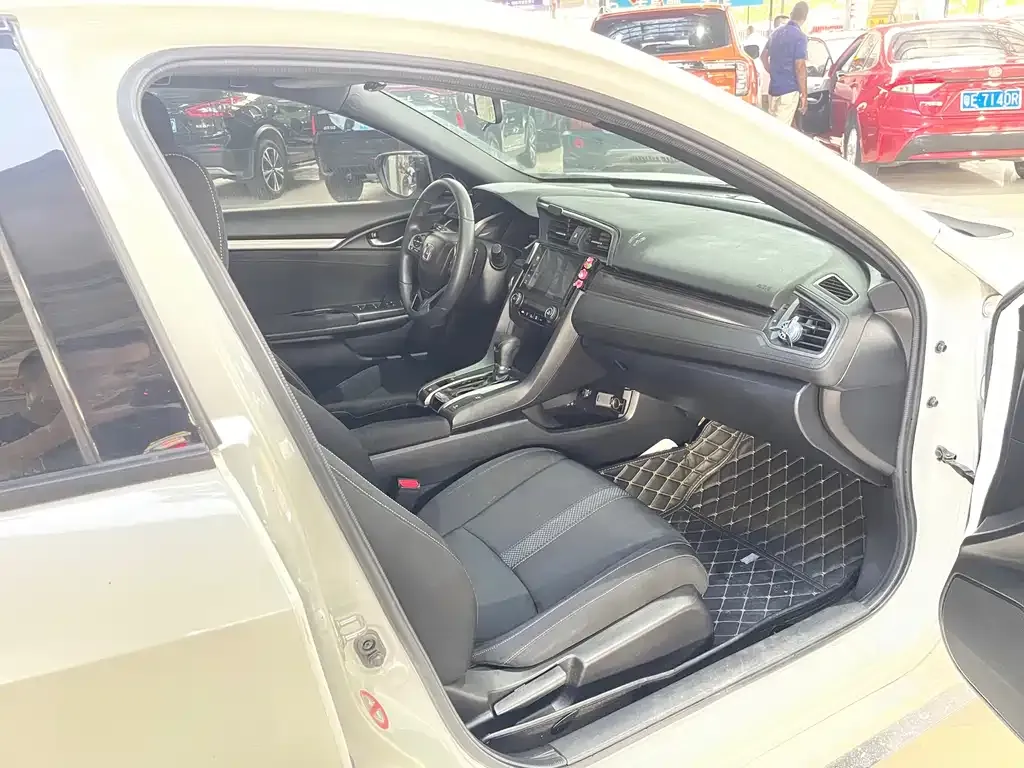 Honda Civic — фото 10