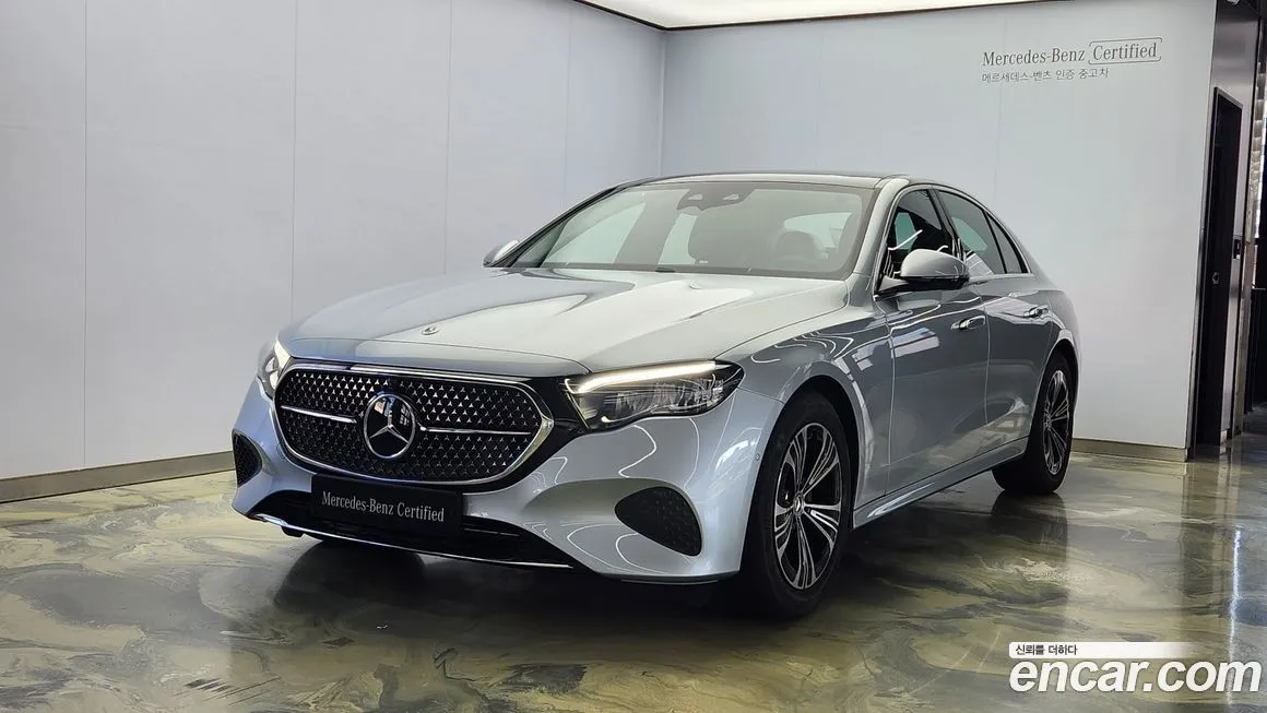 Mercedes-Benz E-Class — фото 1