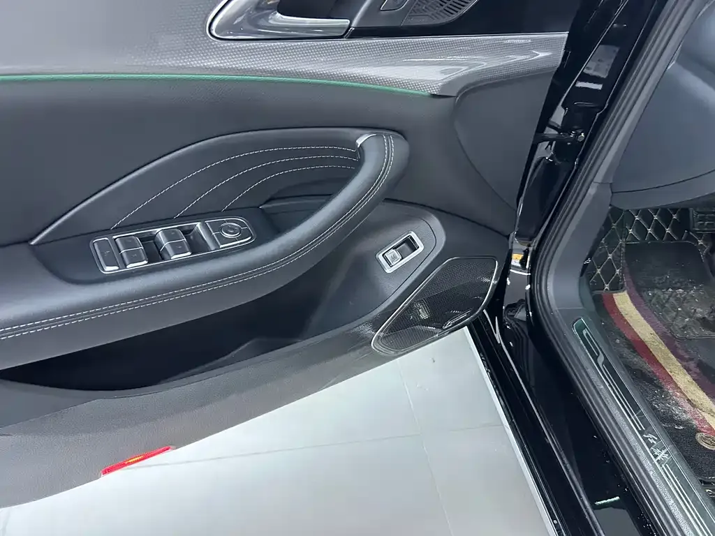 Hongqi H5 2024 из CN, фото 10