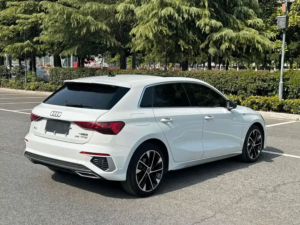 Audi A3 2023 из CN, фото 3