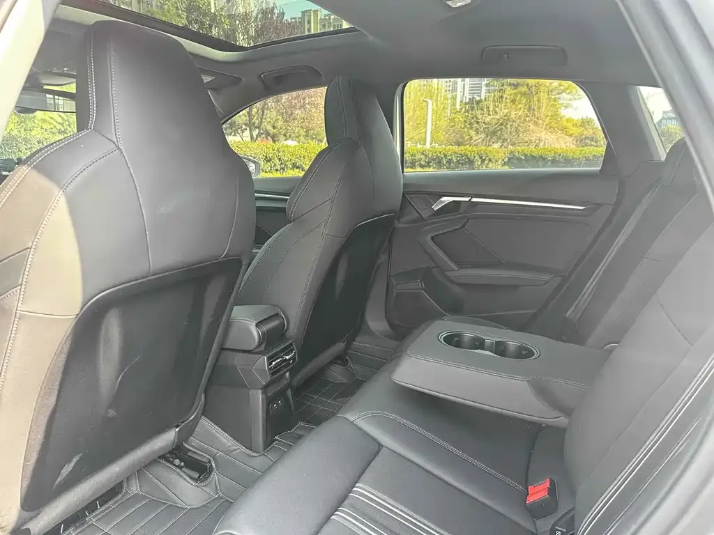 Audi A3 2023 из CN, фото 8