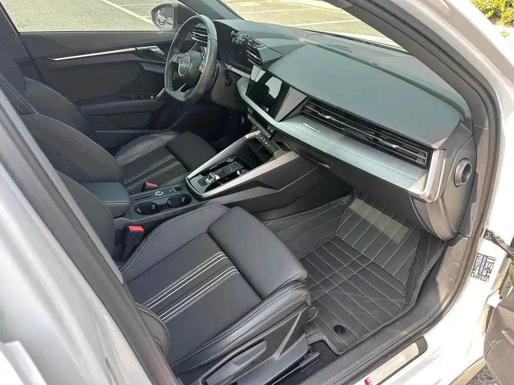 Audi A3 2023 из CN, фото 9